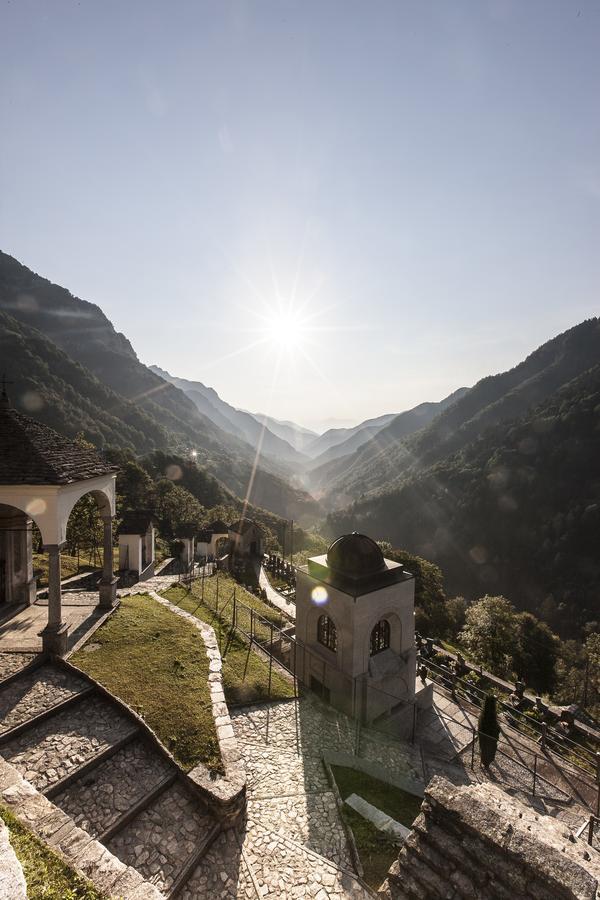 Palazzo Gamboni Swiss Historic Hotel Comologno Bagian luar foto