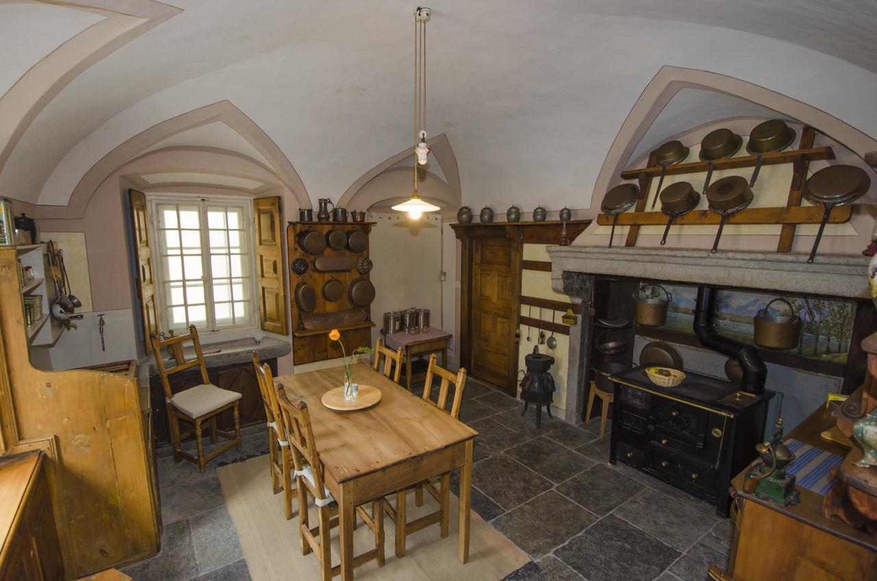 Palazzo Gamboni Swiss Historic Hotel Comologno Bagian luar foto