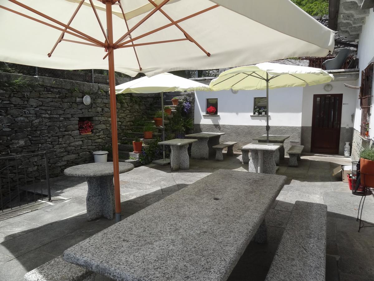 Palazzo Gamboni Swiss Historic Hotel Comologno Bagian luar foto