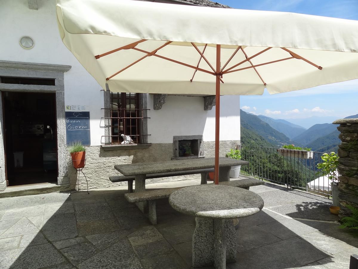Palazzo Gamboni Swiss Historic Hotel Comologno Bagian luar foto