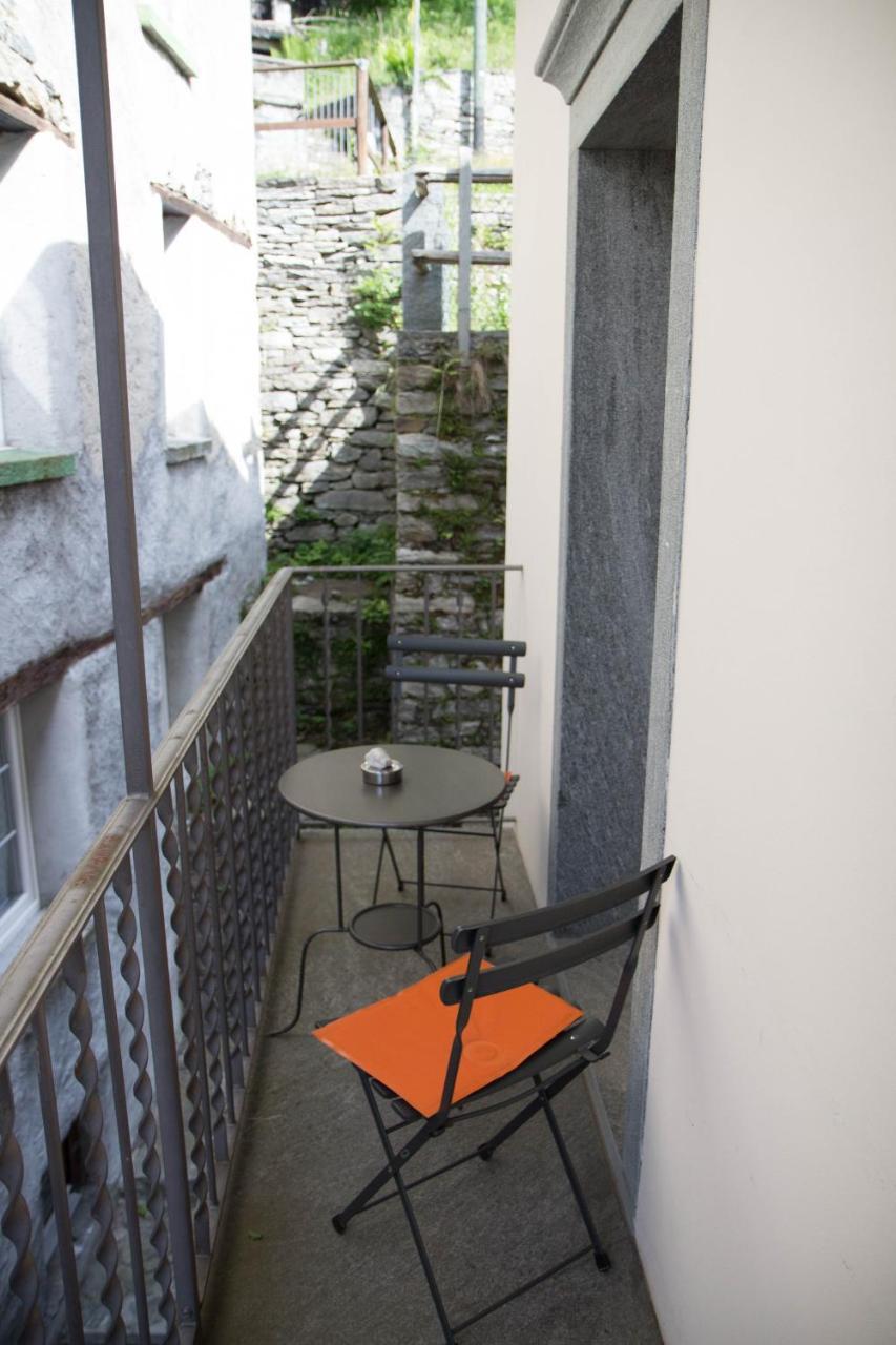 Palazzo Gamboni Swiss Historic Hotel Comologno Bagian luar foto